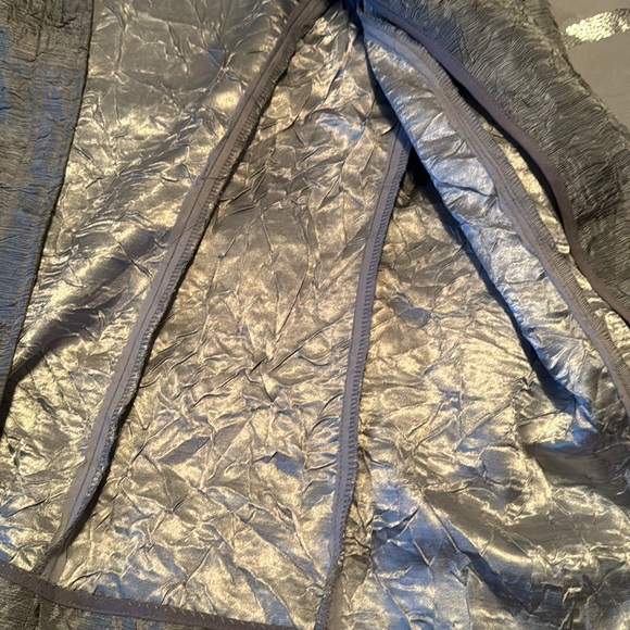 Chicos adorable silver crinkle look jacket, pair with pants or a dress - Picture 4 of 4